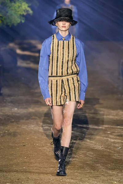 Look 1